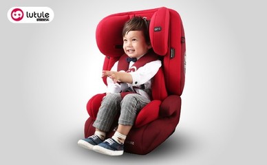 担心宝宝不肯坐安全座椅？国际妈妈团为您出招